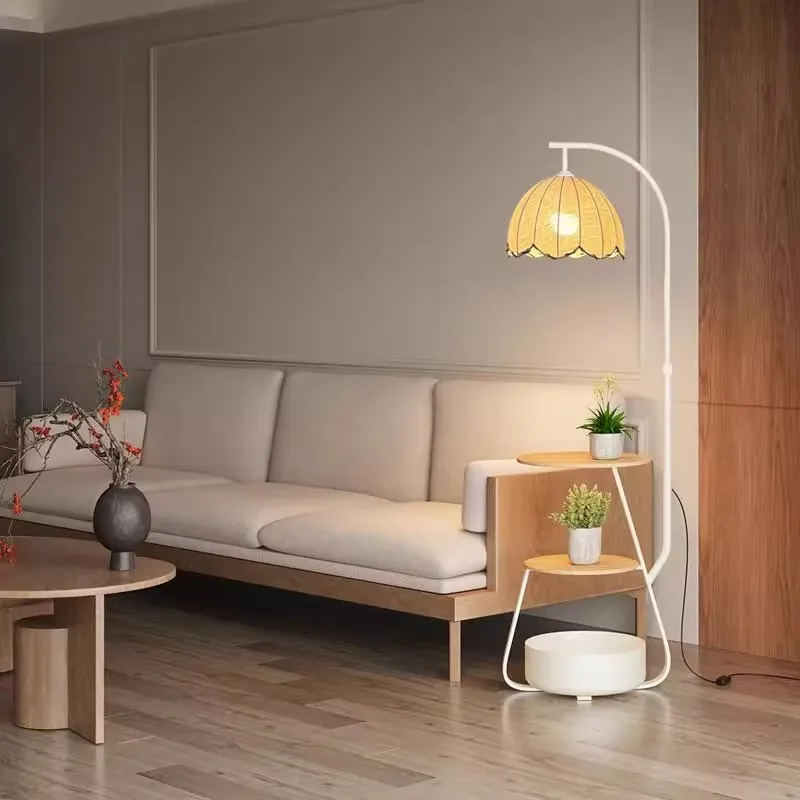 Lámpara de pie medieval, lujo ligero y sentido de alta gama, lámpara de mesa de centro moderna y sencilla