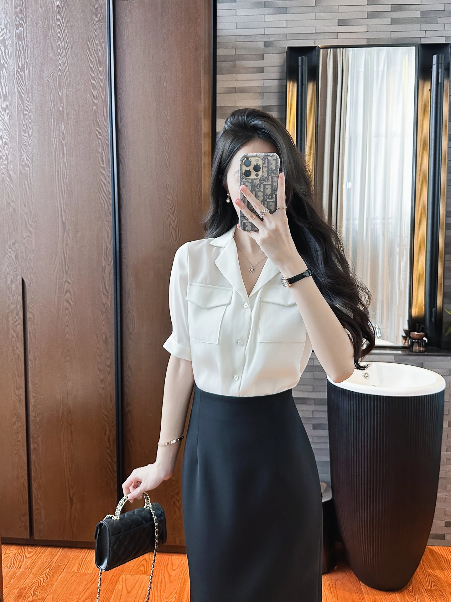 

Модная белая рубашка, чистая и немнущаяся, в корейском стиле, простая, универсальная, для офиса, белая, однотонная, женская рубашка.