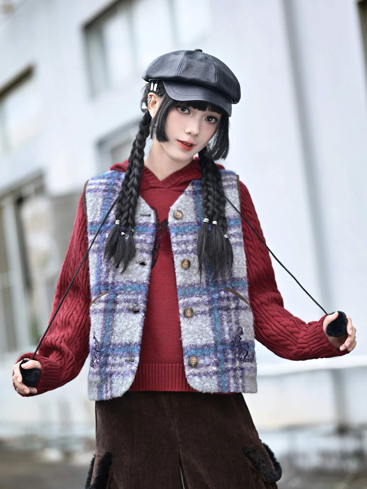 

Женский теплый жилет в стиле ретро с вышивкой и клетчатым узором, осенне-зимняя верхняя одежда из полиэстера, с V-образным вырезом, на пуговицах