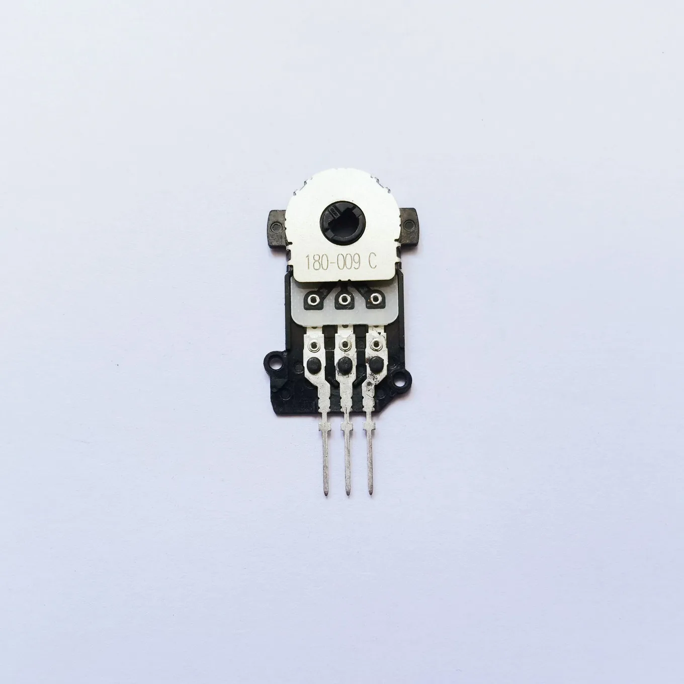 

Original New 100% RD6R1A0041 car air conditioner resistive position long-life sensor resistance value 4.7K (SWITCH)