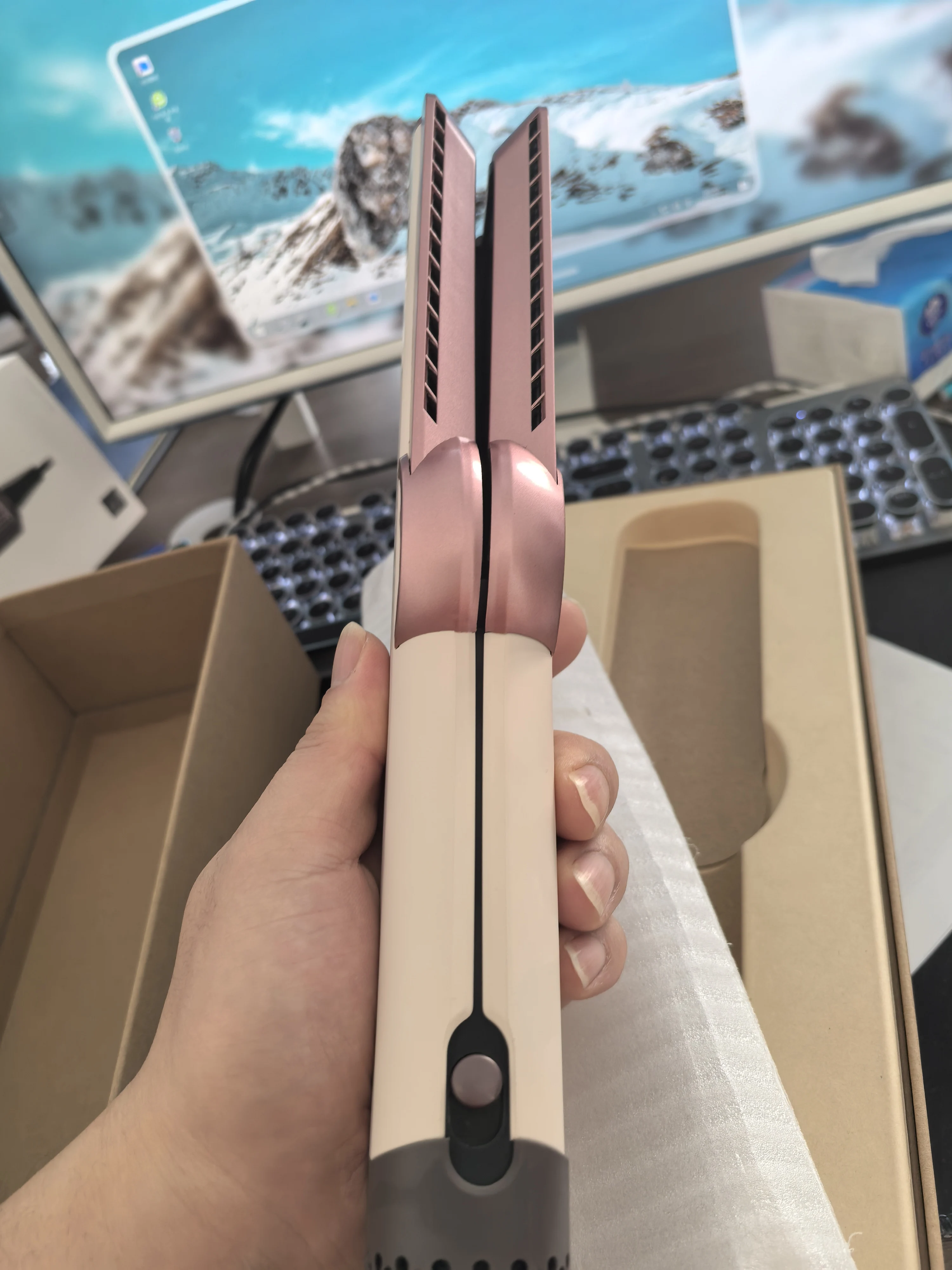 Salon-Grade LED Hair Straightener Ceramic Handle Electric Power Source Dual Wet Dry Function 120-210C Temperature Range for
