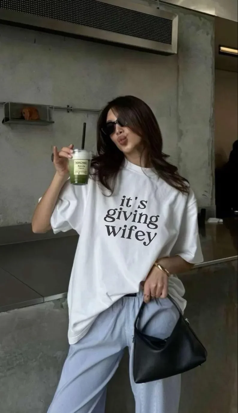 

Its Giving Wifey T-Shirt - Bride to Be Shirt, Newlywed Tee, Custom Engagement Gift, Honeymoon Outfit, Wedding Day Wifey TShirt