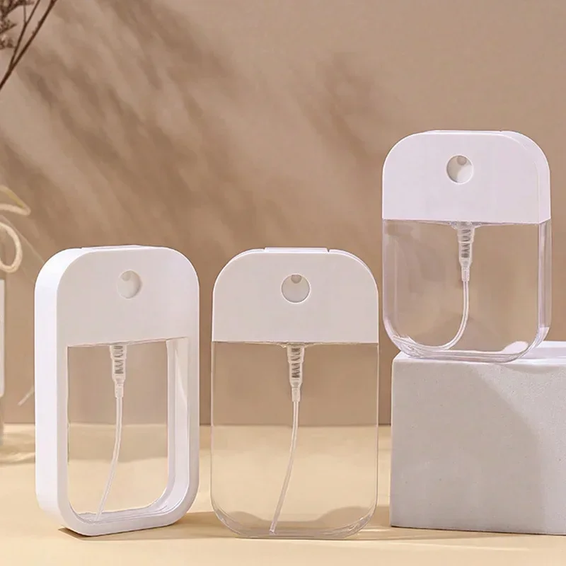 Nowe 45ml kolorowe przenośne butelki na płyn do dezynfekcji rąk z alkoholem, mini butelki w formie karty, podróżne butelki do rozpylania, kosmetyki do ponownego napełniania, butelki z pompką.