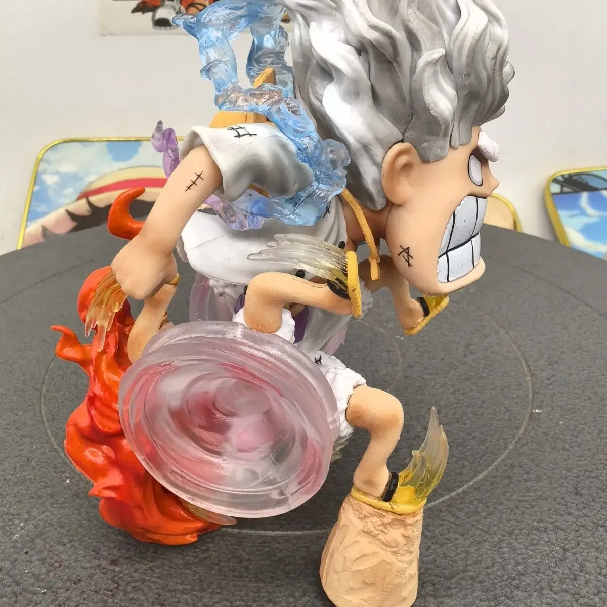 Anime One Piece Nica Luffy cinco velocidades viento y rueda de fuego Luffy figura de acción modelo juguete adorno de escritorio regalo de cumpleaños