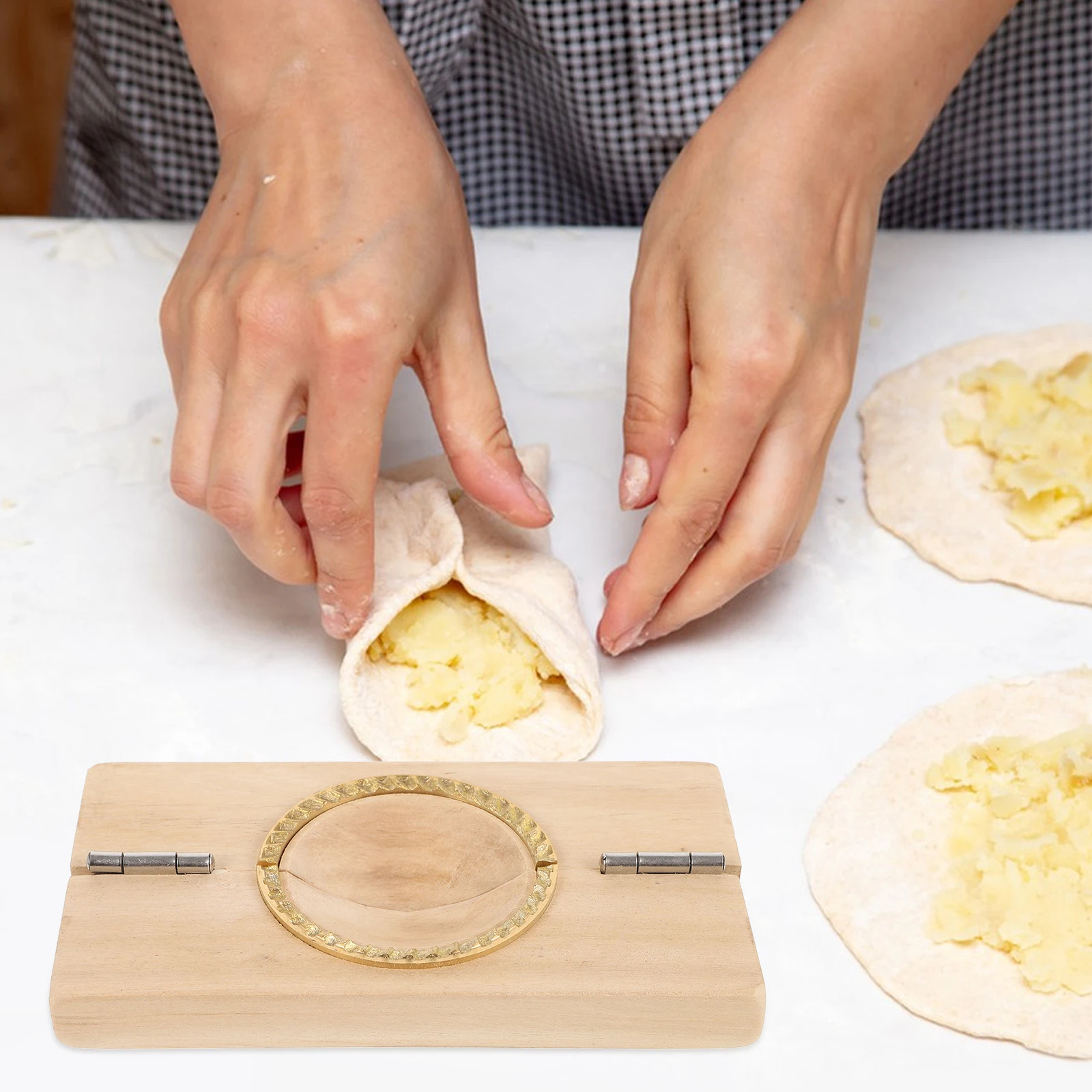 

63mm Copper Teeth Wooden Oil Dumpling Maker Reusable Multifunctional Press Mold for Dumplings Empanadas