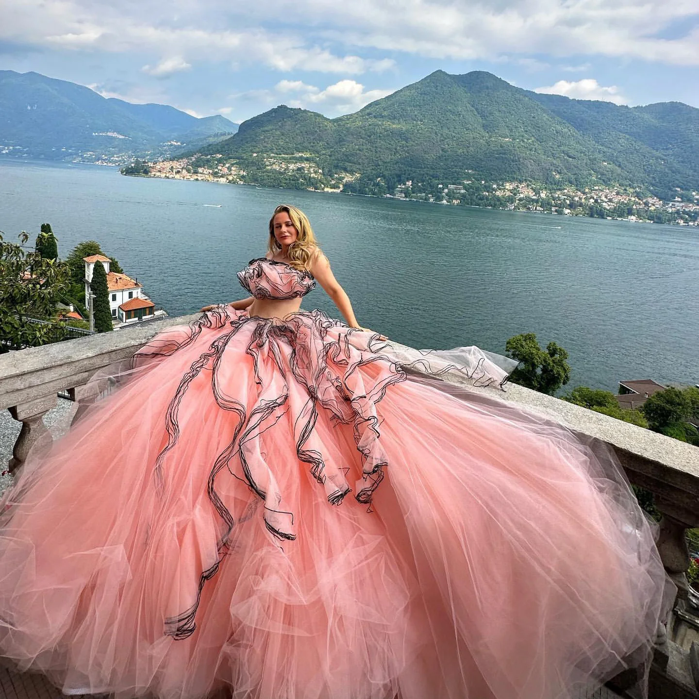 Gorgeous Peach Pink Puffy Tulle Ball Gowns 2 Pieces Long Women Maxi Dresses To Party Ruched Ruffles Bridal Dress vestidos de