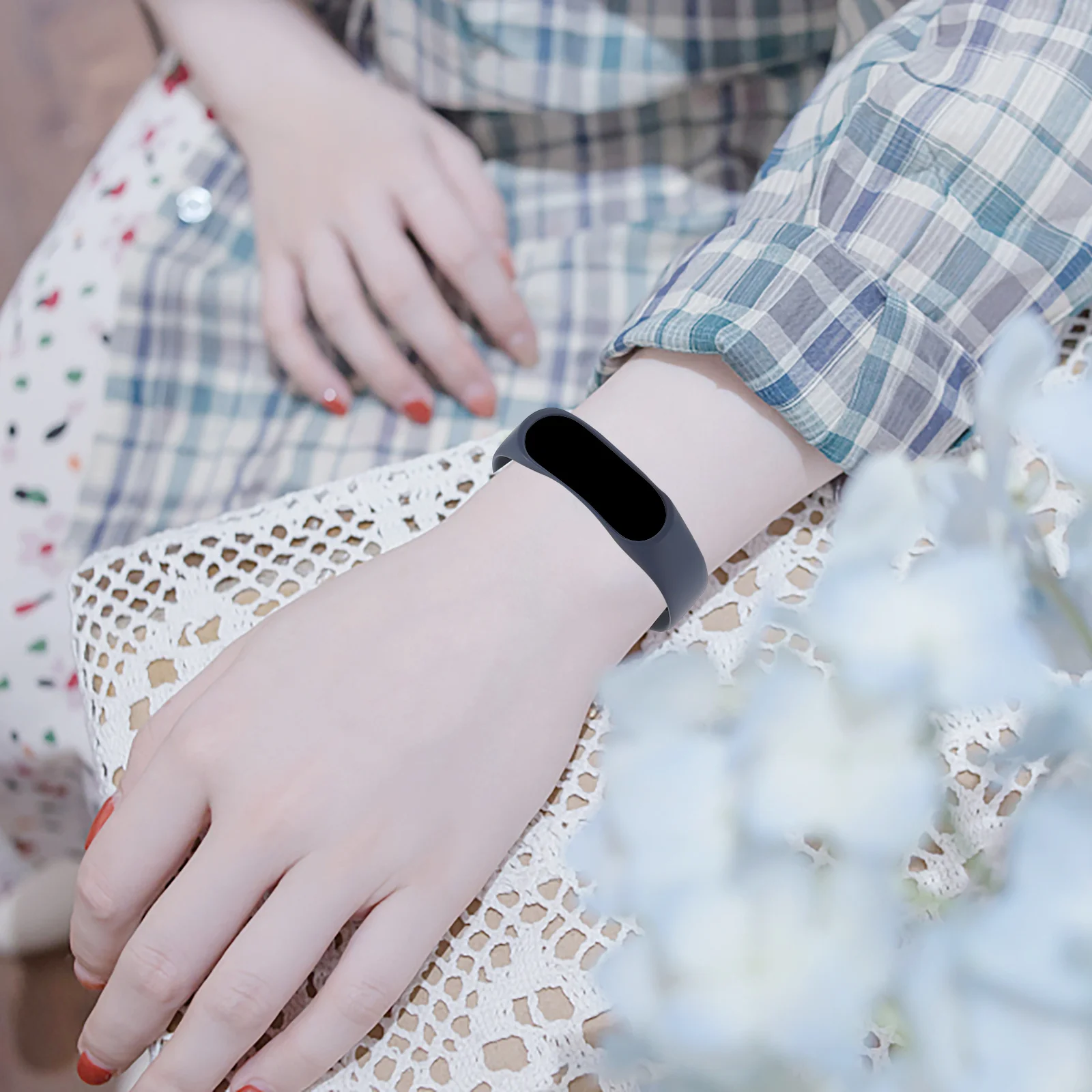 Ciemnoniebieska regulowana silikonowa opaska na nadgarstek nr 11 do smartbanda 3, stylowa i wytrzymała opaska na nadgarstek do smartbanda 3.