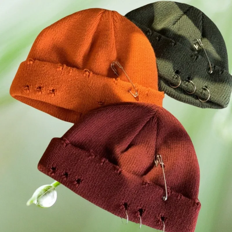 Korean trendy circular pin hip-hop beanie hat for autumn and winter, fashionable ripped hat for couples, popular online