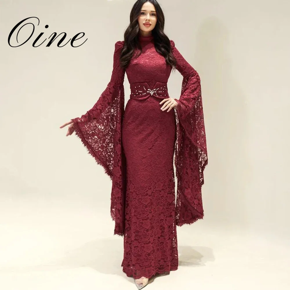 Abendkleider aus Eine-Spitze für Damen, maßgeschneidert, Stehkragen, ausgestellte Ärmel, Kristallkorsett, Abendkleid, Saudi-Partykleider für Tanz