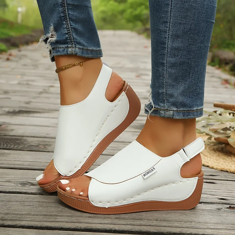 Damen Keilsandalen Sommer 2026 – Neue modische offene Pantoletten, atmungsaktive Sandalen, bequeme Schnallensandalen für den Außenbereich