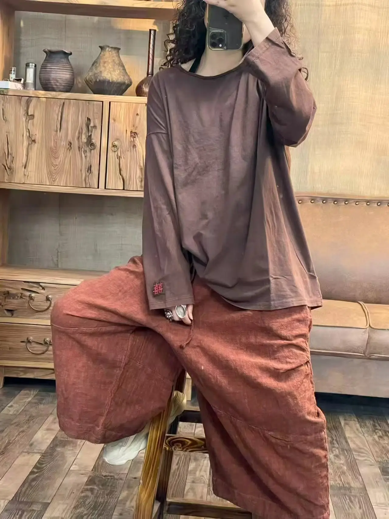 

Ретро-футболка с длинным рукавом из чистого хлопка, удобная женская футболка, осенне-зимняя новинка, с вышивкой в виде символа счастья, базовая модель.