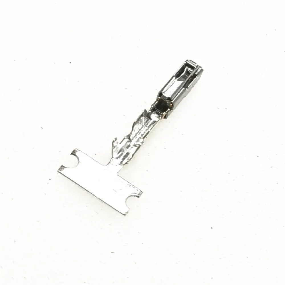 100PCS original connector 1 928 492 555 1928492555 BCB 0.6 Terminal Sn 0.35-0.5mm²