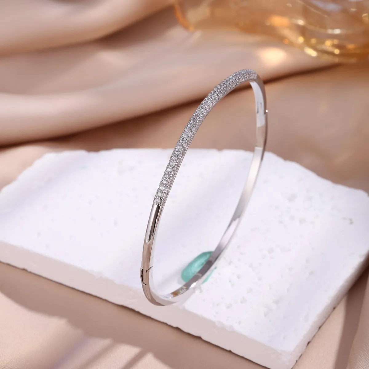 Yupsk أنيقة حساسة مايكرو مطعمة الزركون سوار جديد عصري الشظية الذهب اللون حفل زفاف مجوهرات للنساء