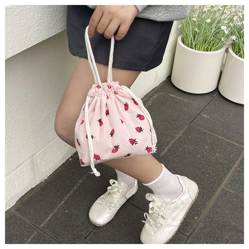 

Модная хлопковая сумка на шнурке, стеганая дорожная косметичка с вишневым клубничным узором, вельветовая косметичка для женщин и девочек