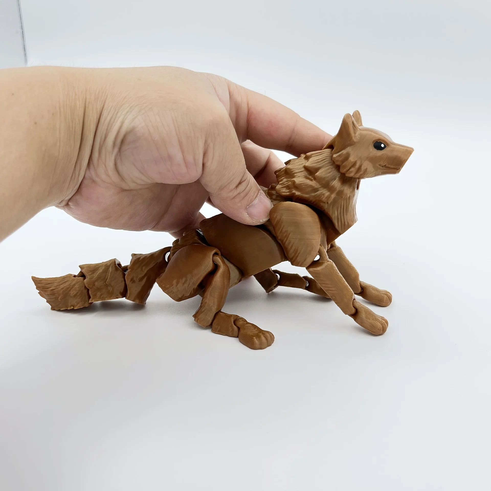 A 3D Printed Movable Wolf Statue, Realistic Werewolf Ornament, Halloween and Christmas Home Decoration, Creative Collectible Gift, Suitable for Halloween, Thanksgiving, Christmas Decoration, and Collectible Figures