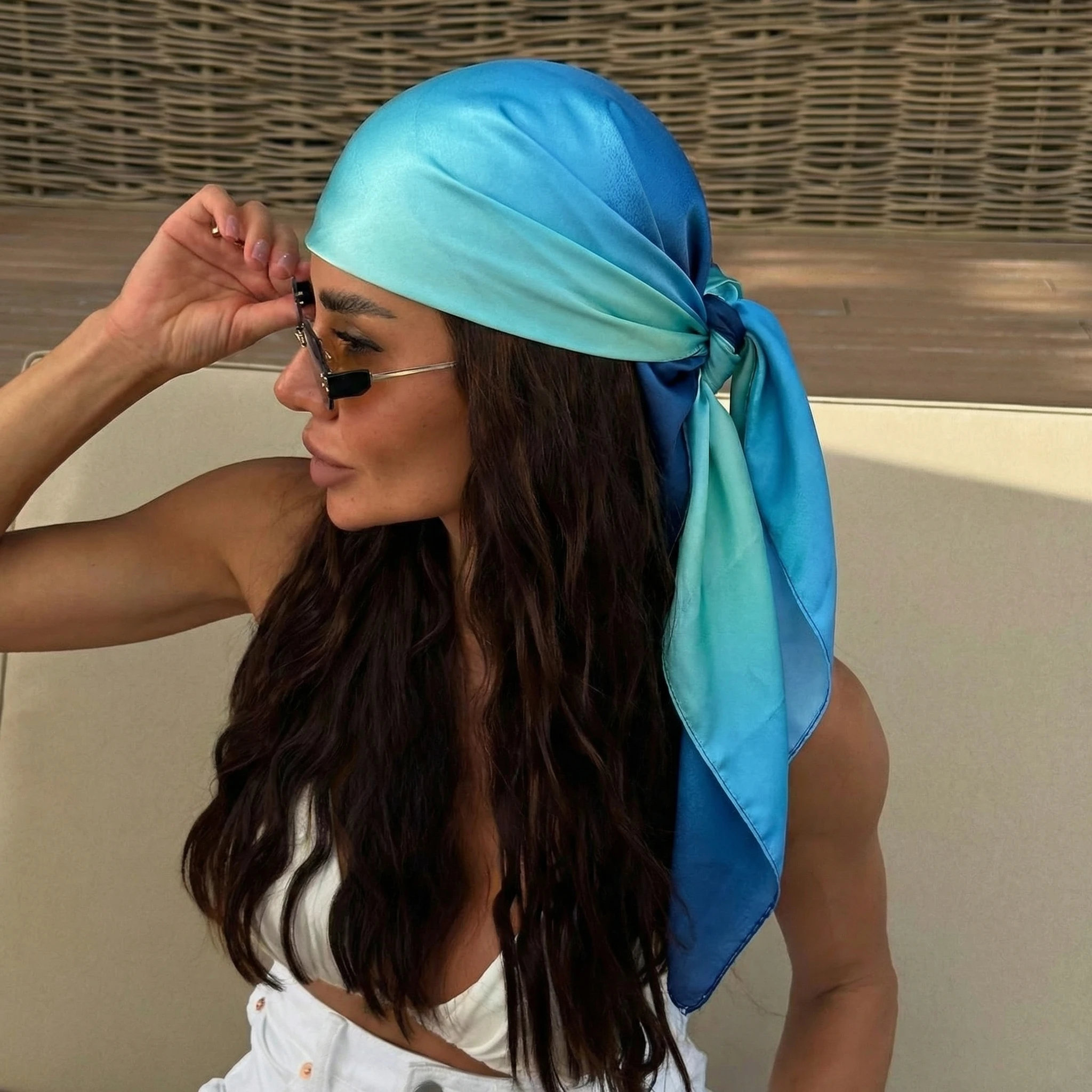 2026 Gepunkteter quadratischer Schal für Damen, Seidenschal, Halstuch, Haarbänder, Kopftücher, Stirnband, Foulard, Satin-Hijab, Bandana