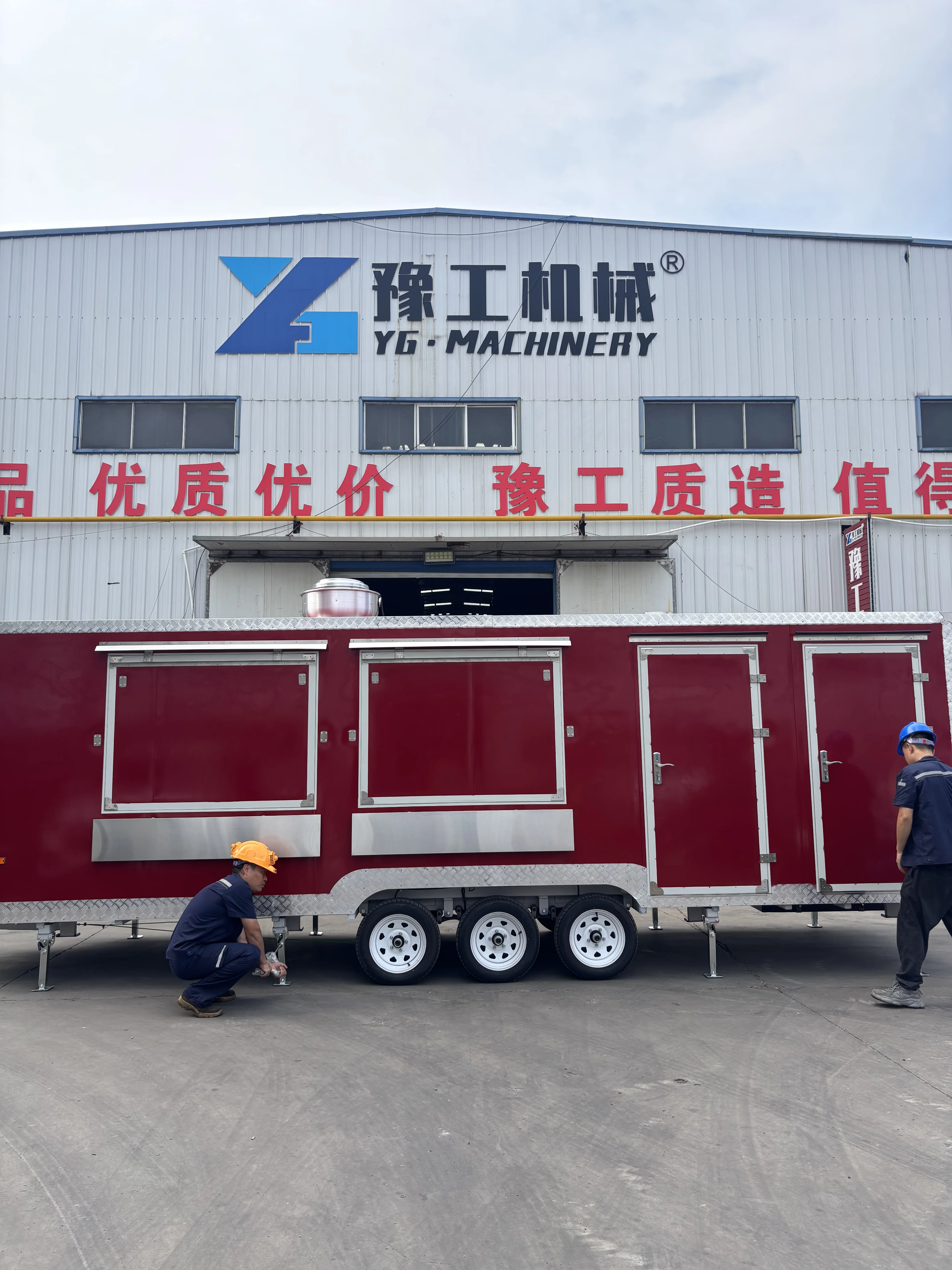 Customized Double Decker Stage Food Trailers Fully Equipped Food Truck With Full Kitchen Container Shop Store