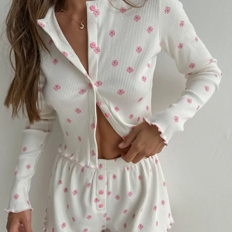 

Новый комплект для сна и отдыха 2025: трикотажный пижамный костюм в рубчик для девочек и женщин, с цветочным принтом, топ с длинным рукавом и шорты, повседневный, модный