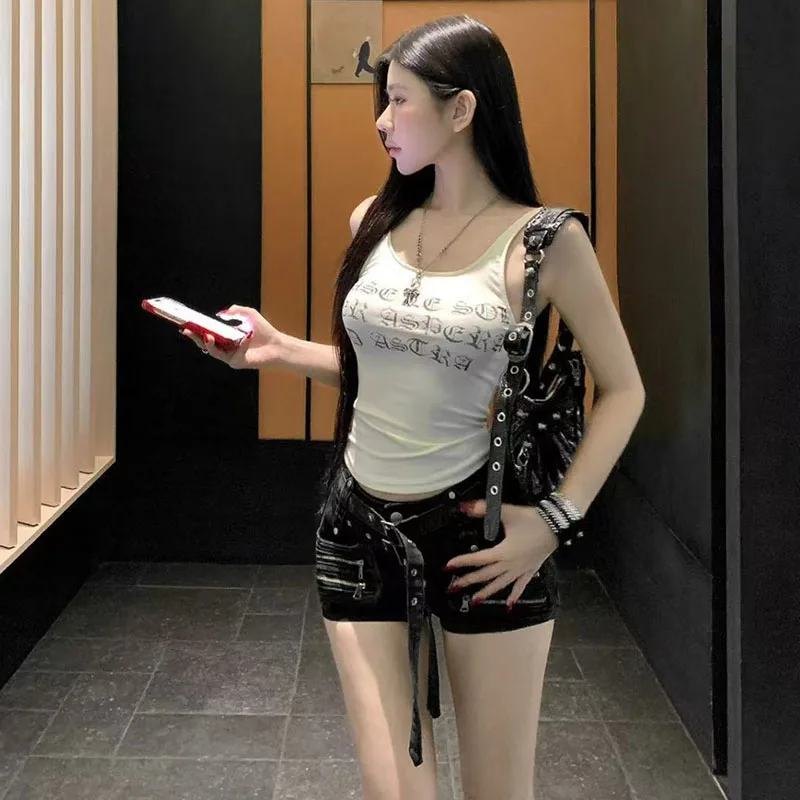 Pantaloncini da donna decorati con cerniera americana Individualità Streetwear Pantaloncini di jeans vintage Y2K Donna Jeans corti a vita bassa punk gotico