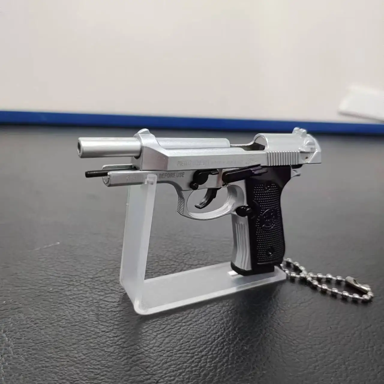 1:3 Alloy 92f Pistolet Model Mini 1911, brelok do kluczy z pistoletem, torba, wisiorek, odpinany pistolet zabawkowy dla dorosłych, dzieci, prezent