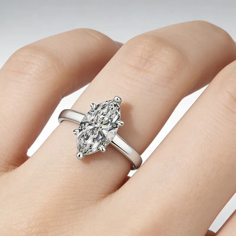 Classic six clawed horse eye shaped simulated diamond ring, elegant and simple proposal, birthday and Valentine's Day gift