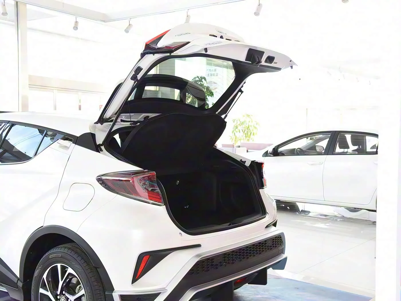 2PCS Damper With Spring For Toyota C-HR CHR AX10/AX50 SUV 2016-2022 2023 Rear Tailgate Boot Gas Spring Struts Prop Lift Support
