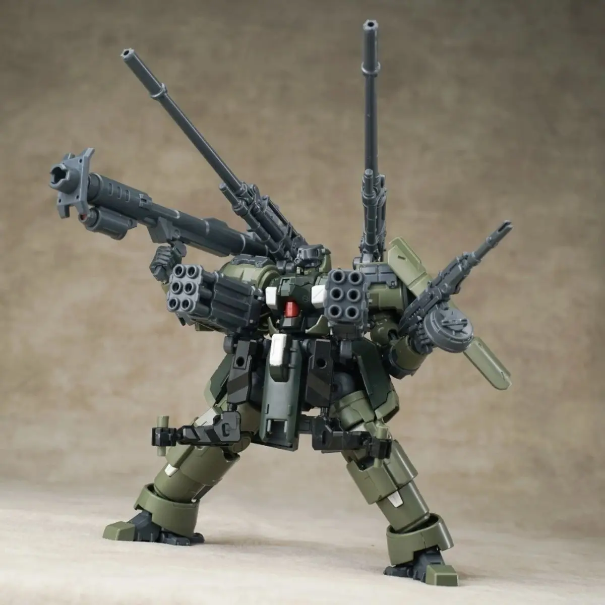 

Коллекционная модель-фигурка Sheik Mainland ZAROV C1 1/144: Сборный тяжелый артиллерийский мех, солдат Империи, с снаряжением. Игрушка-подарок.