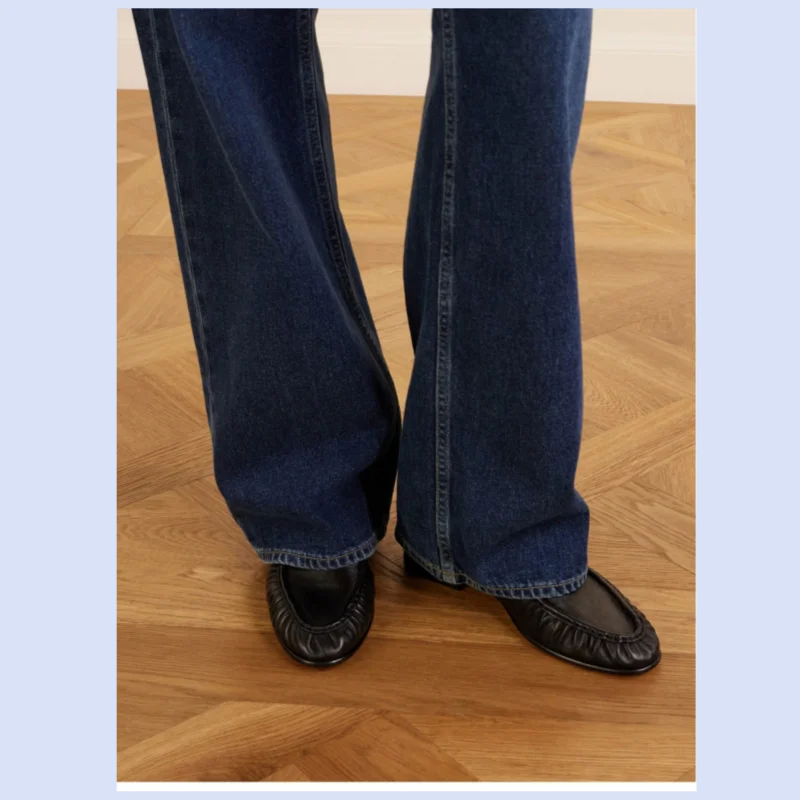 26 Year New Women's One Foot Lazy Retro Commuting Leather Pleated Loafers