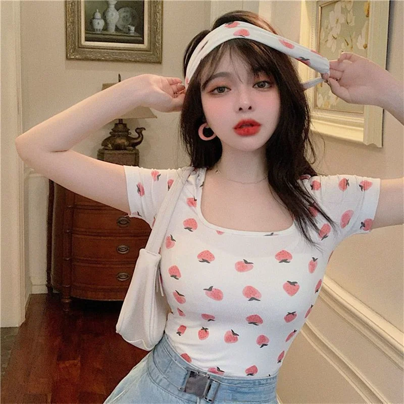 Korea Sexy Sweet Cute Strawberry Graphic Tees Tshirt For Girls Summer 2024 Short Sleeve Women\'s T-shirt Slim Base Shirt Crop Top