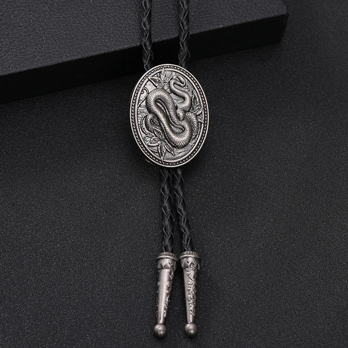 Retro Oval Python Snake Style Fashion Men Bolo Tie