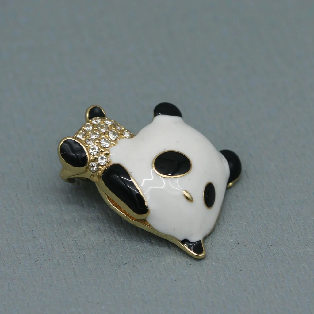 Trend 26 Decorative Buckle, Corsage, Couple's Ins Bow Tie Accessory, Themed Brooch, Versatile Anti-Exposure Gadget, Badge Brooch, Niche Lapel Pin, Women's Suit Pin, Dating Badge, Wedding Guest Brooch, Shoe Decoration, Clothing Buckle, Light Luxury Waterproof, Simple Clothing Decoration