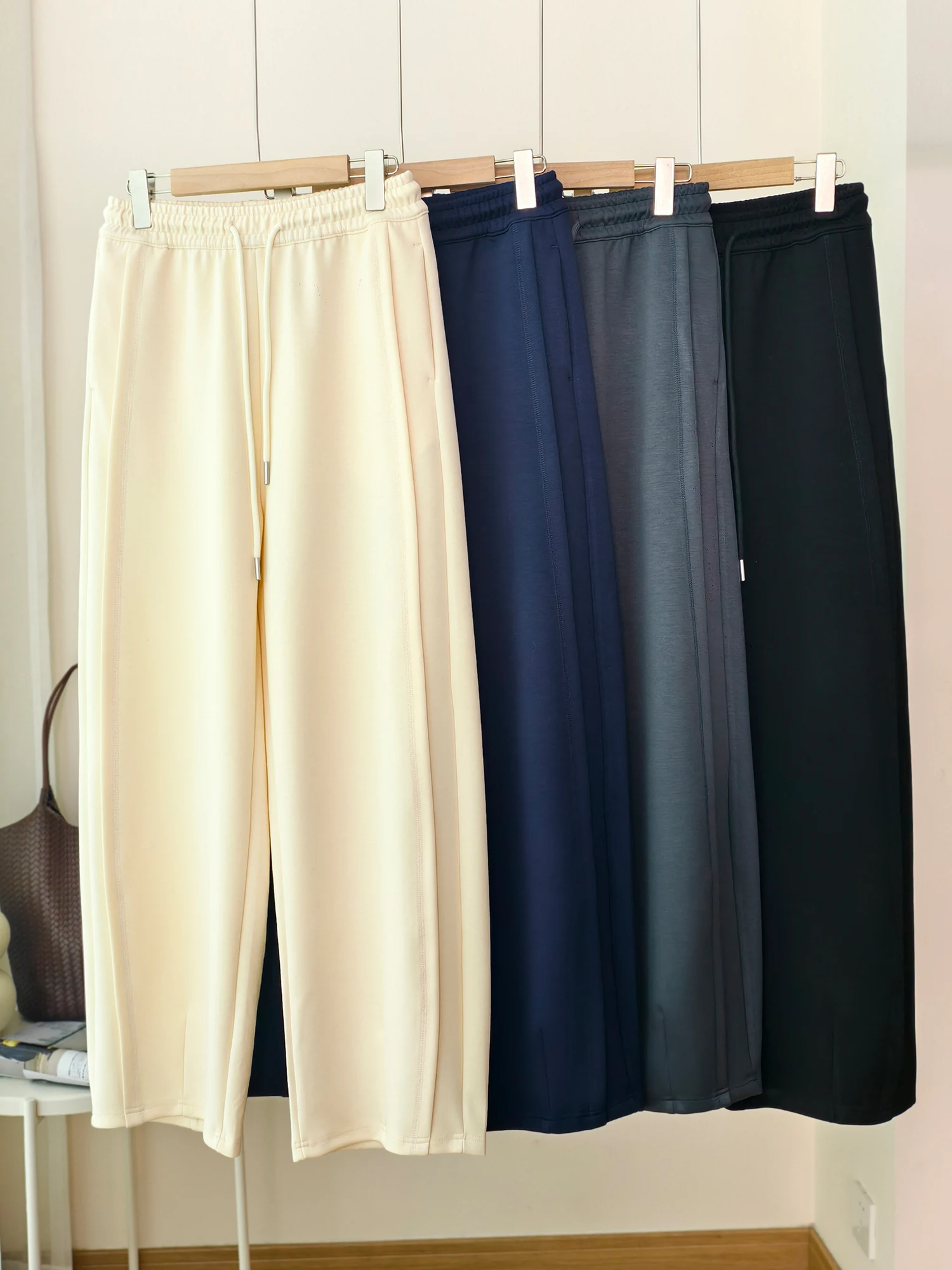 

Smooth Air Layer High Waist Pleated Pants Women's Spring Long Trousers Elastic Waisand Casual Sle Comfortable Fit
