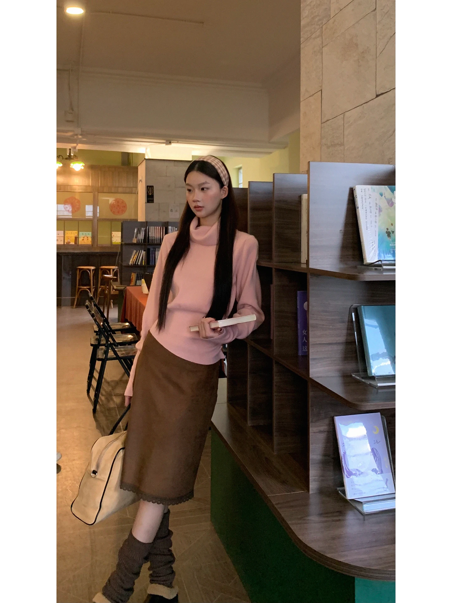 레드 셀러브리티 A라인 미디 스커트 여성용 가을 겨울 2025 신상 커피색 랩 바디 아름다운 멜라민 스웨이드 스커트