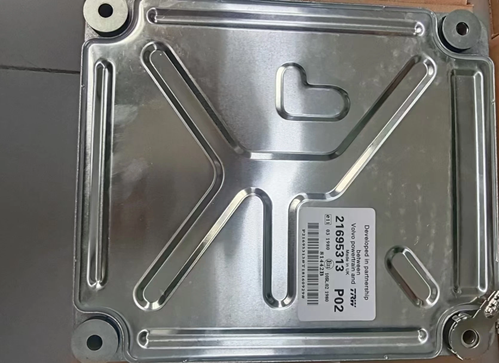 

21695313 VOE21695313 модуль управления двигателем ECM для Экскаватора Volvo D16E A30D с гарантией 6 месяцев