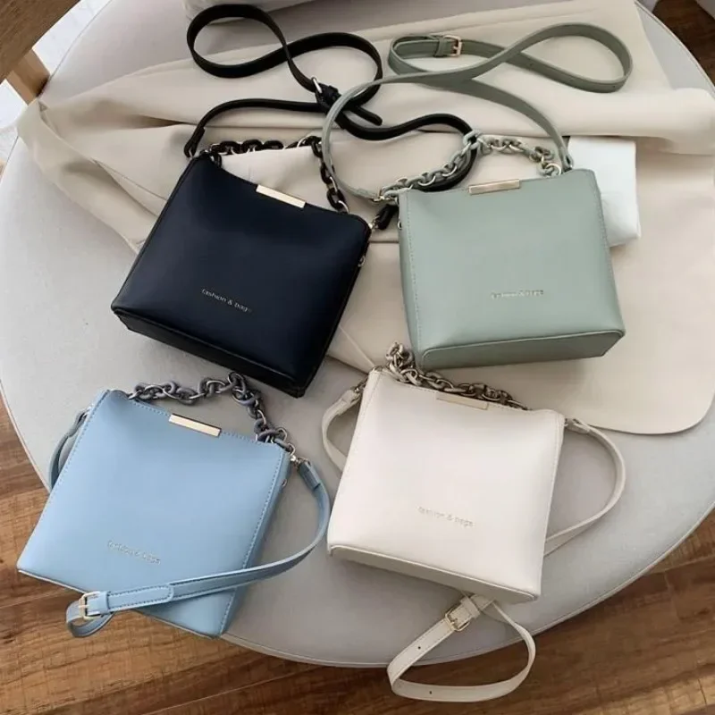 Leisure White Bucket Luxury Handbag for Women 2023 New Fashion Chain Bag Versatile Crossbody Shoulder Bag Small Square Bag Totes