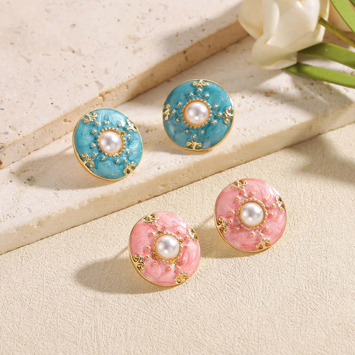 Romantic French Style Enamel Stud Earrings for Women Elegant Simulated Pearl Round Button Earrings Vintage Palace Jewelry Gift