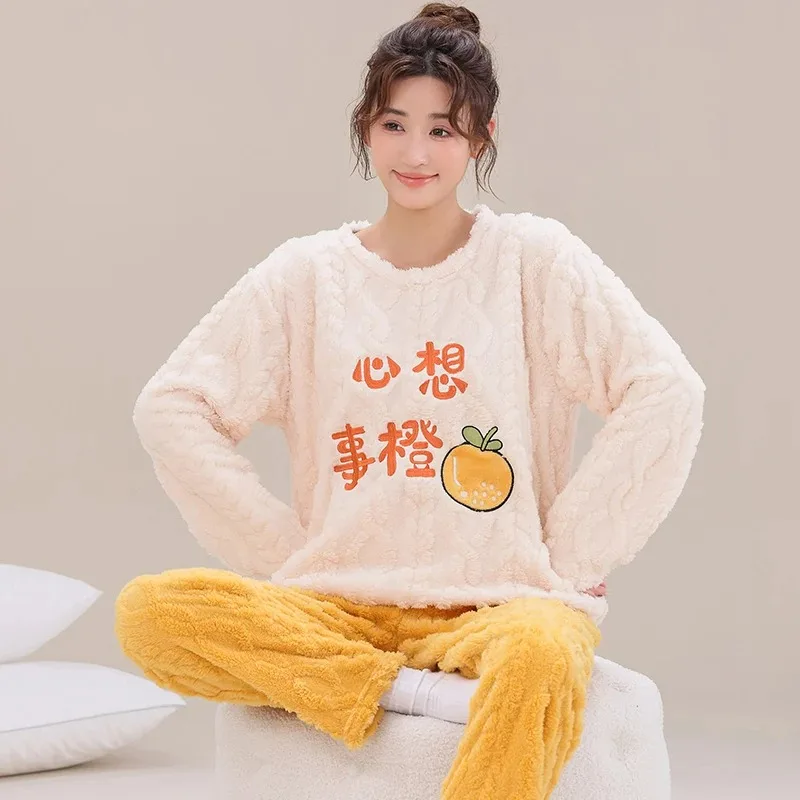 

2024 New Women Winter Thicken Cute Pajamas Coral Velvet Pyjamas Home Furnishing Suit Flannel Fashion Cozy Wear Leisure Wear