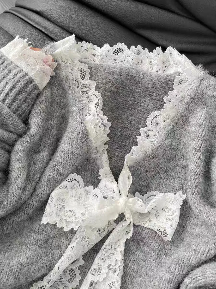 

Свободный женский свитер с V-образным вырезом и кружевными вставками, осенне-зимняя новинка, вязаный топ для комфортного отдыха