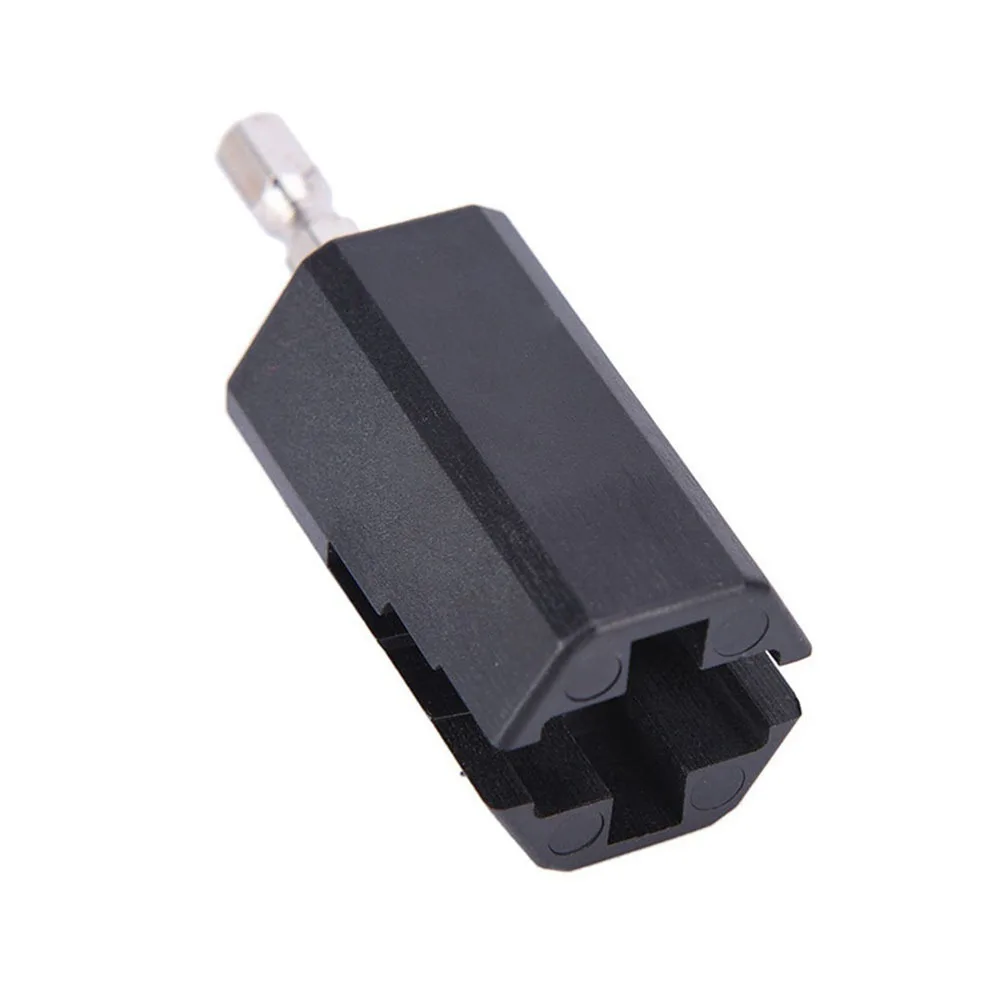 เครื่องมือมัดสายกีตาร์ 2 ชิ้น หัวเจาะแบบหกเหลี่ยมสำหรับสว่านไฟฟ้า ใช้ดึงหมุดกีตาร์ ซ่อมแซม เปลี่ยน ใช้ได้กับกีตาร์ ทำจากพลาสติก ABS สีดำ และโลหะ