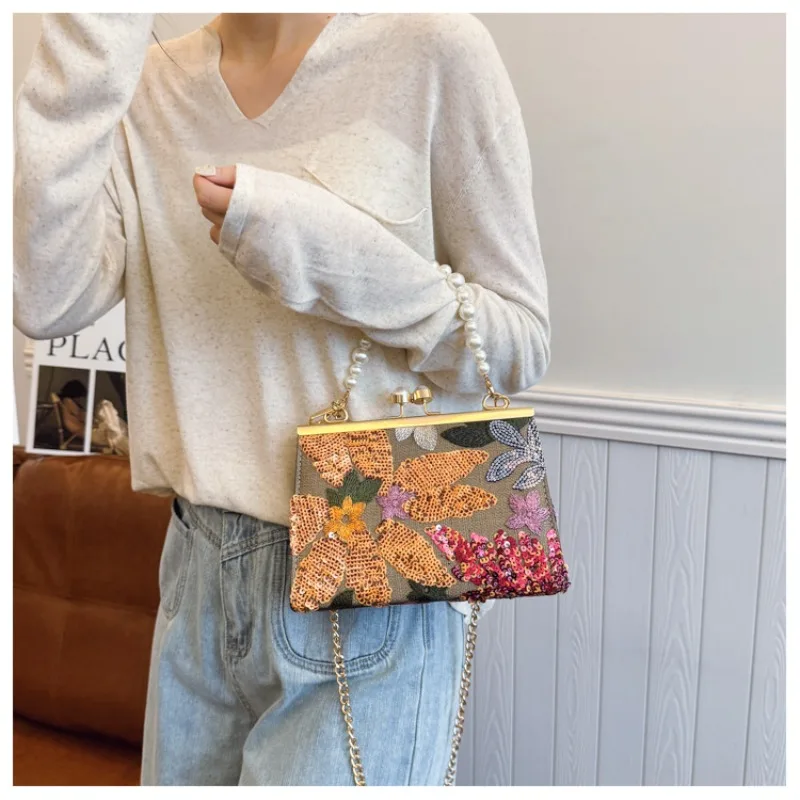 2025 Fashion Frame Sequin Shoulder Bags Stylish Design Chains Exquisite New Solid Color Handbags for Women Dinner Bag