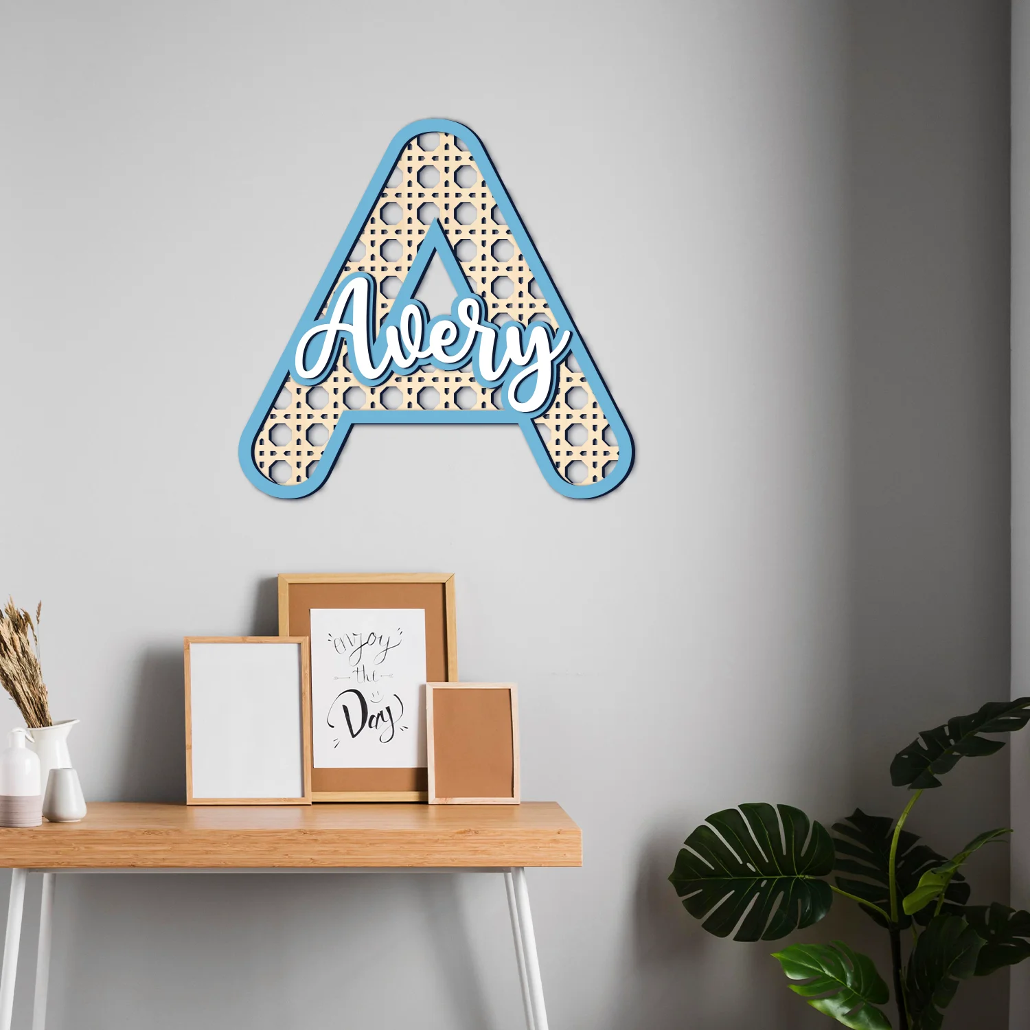 A custom personalized wooden nameplate,with26English letter styles,meaningful,suitable for various occasions,birthdays,name tags