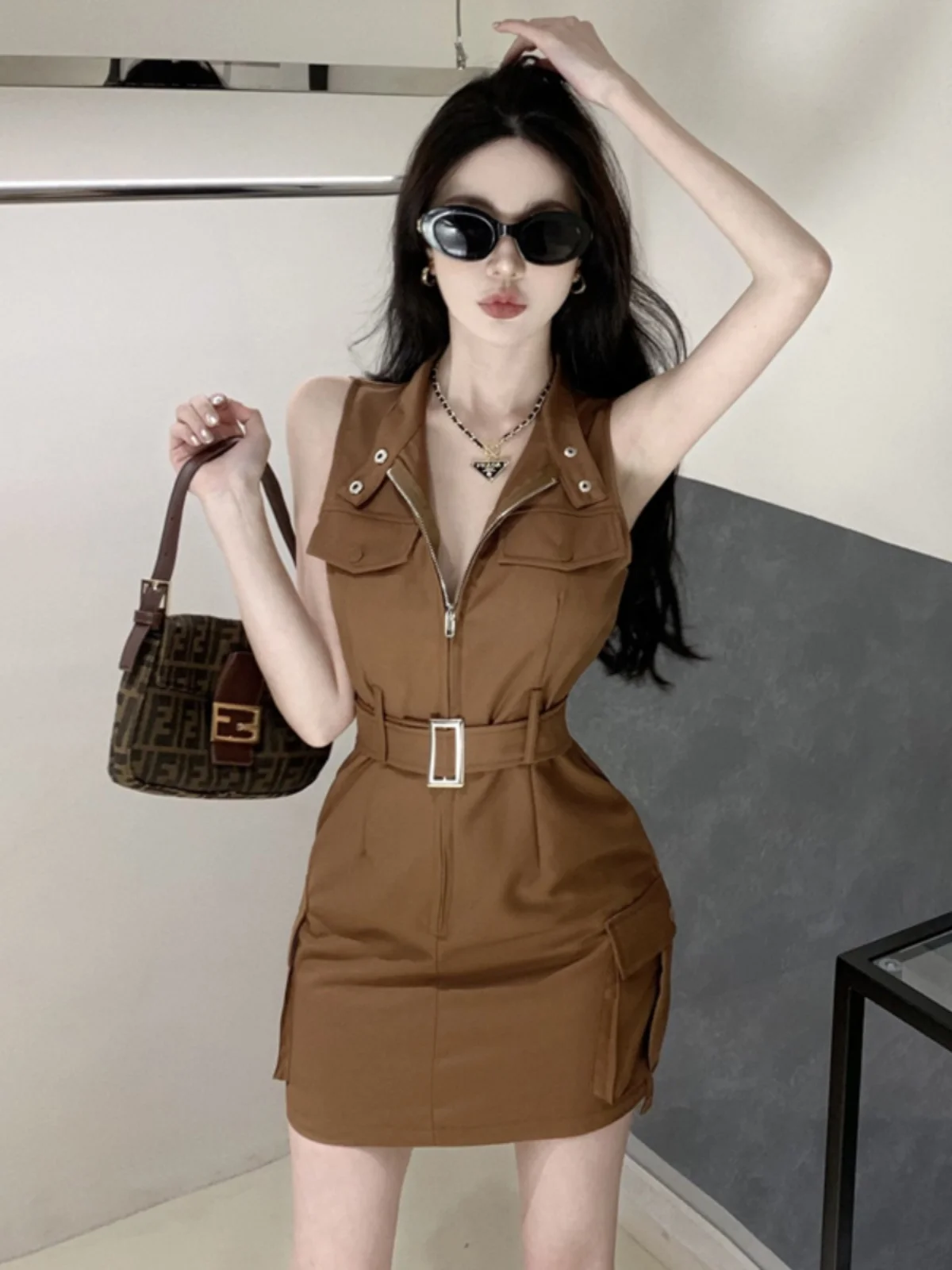 

Street Style Zipper Waist Cinching Sleeveless Belted Workwear Design Short Dress for Young Women in Spring Summer Autumn