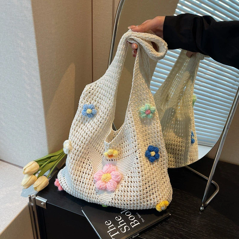 

Вязаная сумка-тоут с цветочным узором, большая вместимость, женская, на одно плечо, для комфортного ношения, из пряжи, ручная работа, новый стиль 2026, свежий и милый дизайн