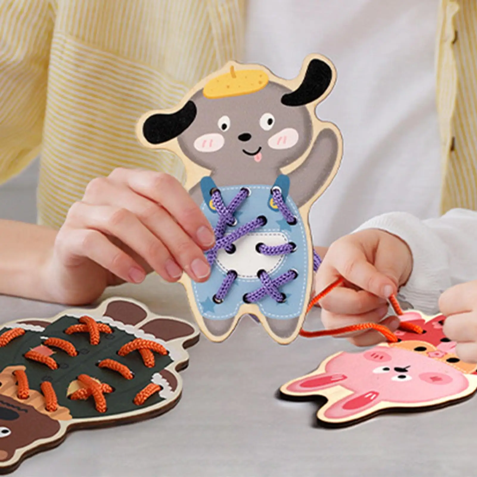 Drewniana zabawka do nawlekania, zabawna zabawka edukacyjna dla przedszkolaków, małych dzieci, chłopców i dziewczynek, do użytku w domu i w podróży.