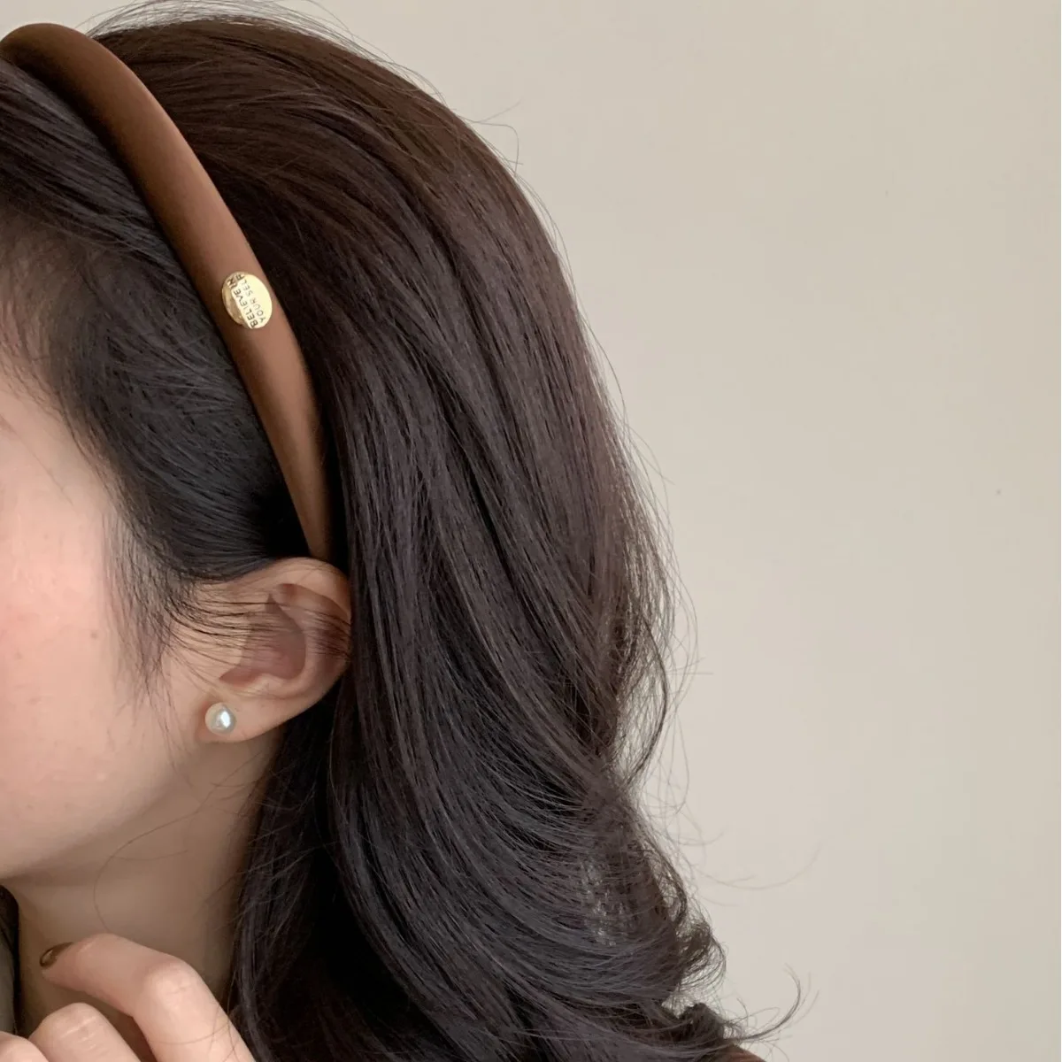 

Fall Winter Headband French Luxe Satin Gold Label Minimalist Hair Accessory 2025 Trending Elevated Crown Office Chic