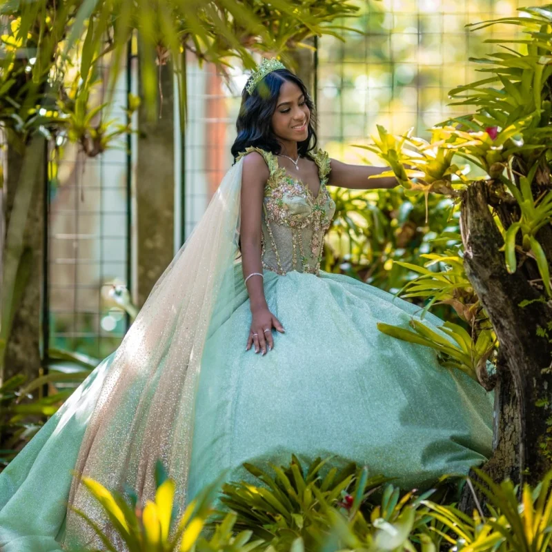 Sage Green Shiny Princess Quinceanera Dresses Off Shoulder Lace Beads Tull Corset With Cape Sweet 16 Dress Ball Gown Vestidos 15