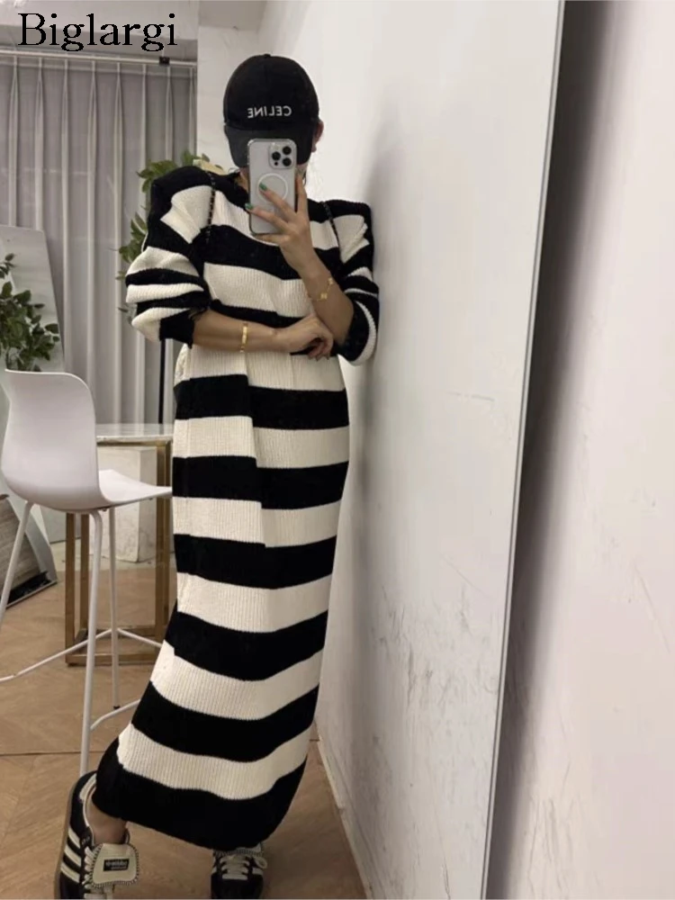 

Knitted Autumn Striped Print Dress Women Loose Korean Style Pleated Fashion Casual Ladies Dresses Long Sleeve Woman Long Dress