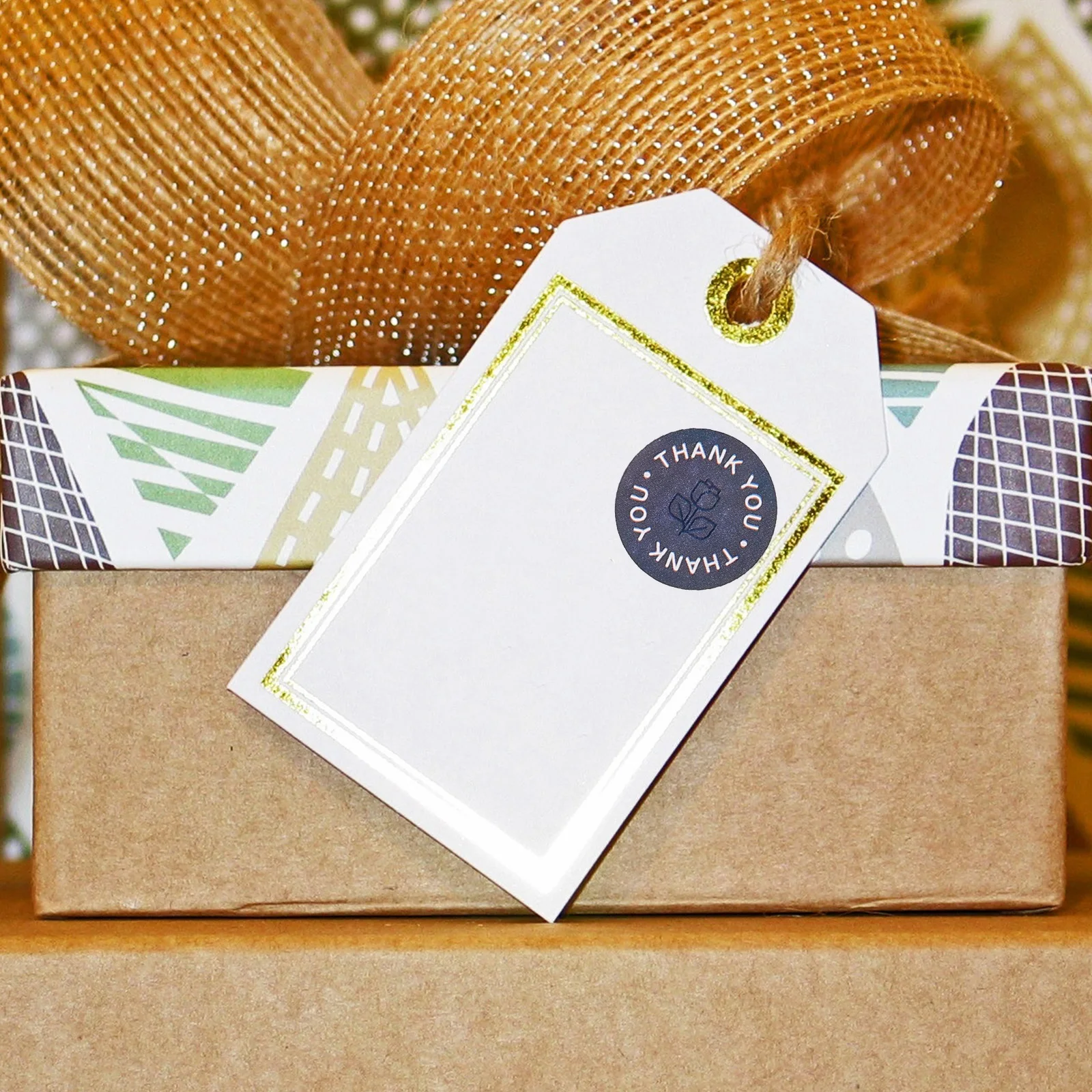 

1 Roll Rose Thank You Self-Adhesive Stickers for Sealing Boxes Envelopes Wrapping Paper Elegant Flower Labels for Packaging