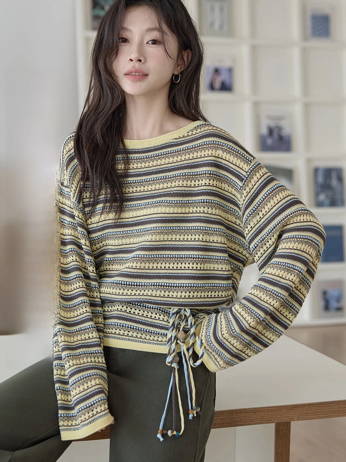 

Женская полосатая футболка HuiXi с вырезами и открытыми плечами, весна 2026, модный повседневный топ в корейском стиле