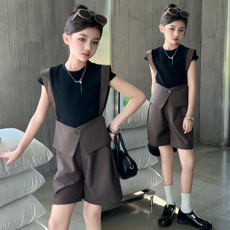 

Girls' summer outfit set 2024 new children's fake two-piece shoulder strap set, girls' short sleeved two-piece set, trendy